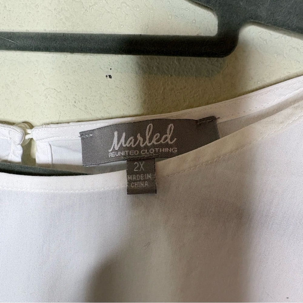 Like New Marled White Blouse with Lace Sleeves Size 2x - Picture 4 of 7